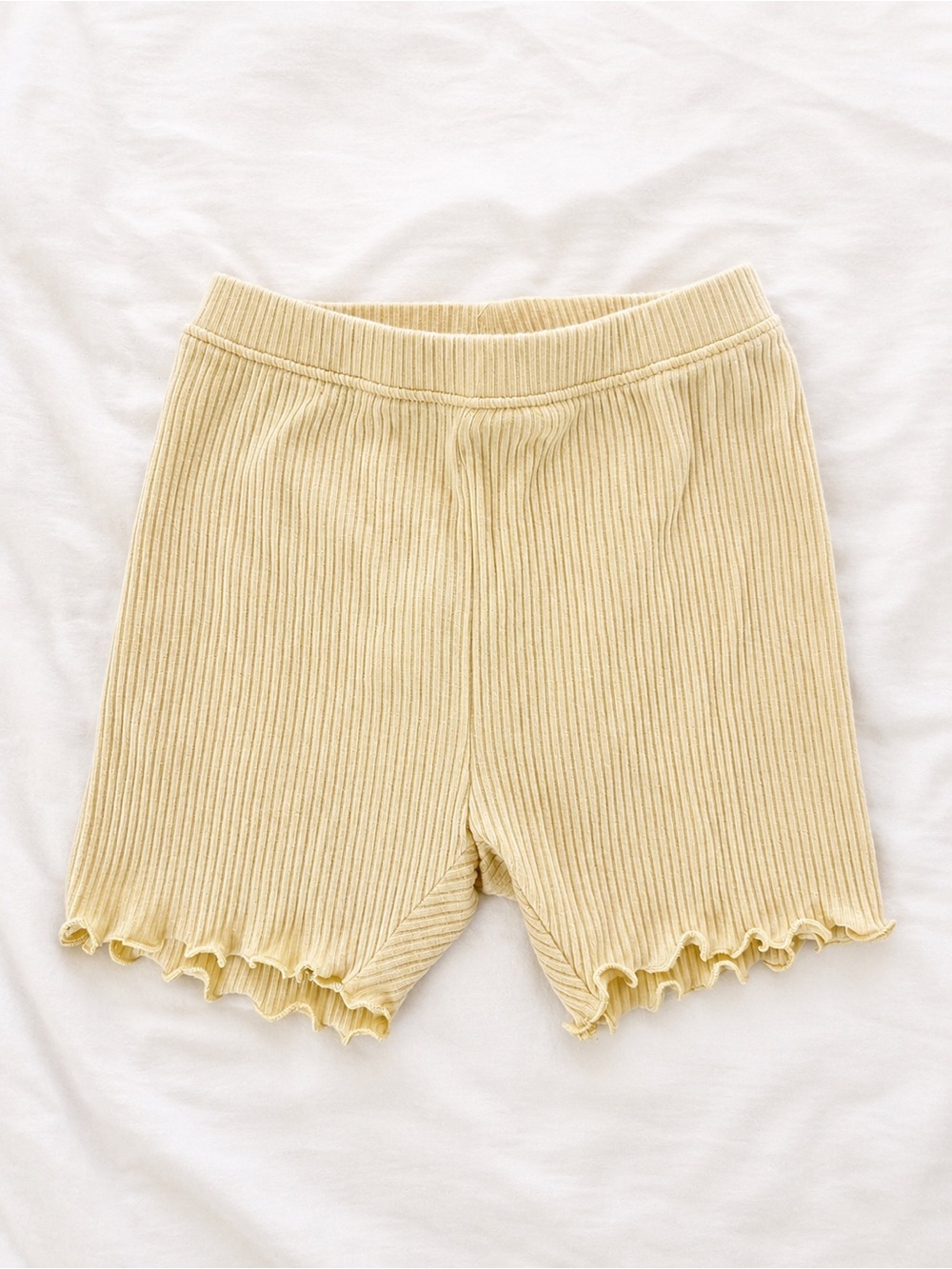Old Navy Toddler Girls Pastel Yellow Ribbed Ruffle Biker Shorts – Size 2T